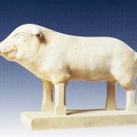 Porcelet, en marbre pentèlique. Il était l'animal sacre des déesses éleusiciénnes.